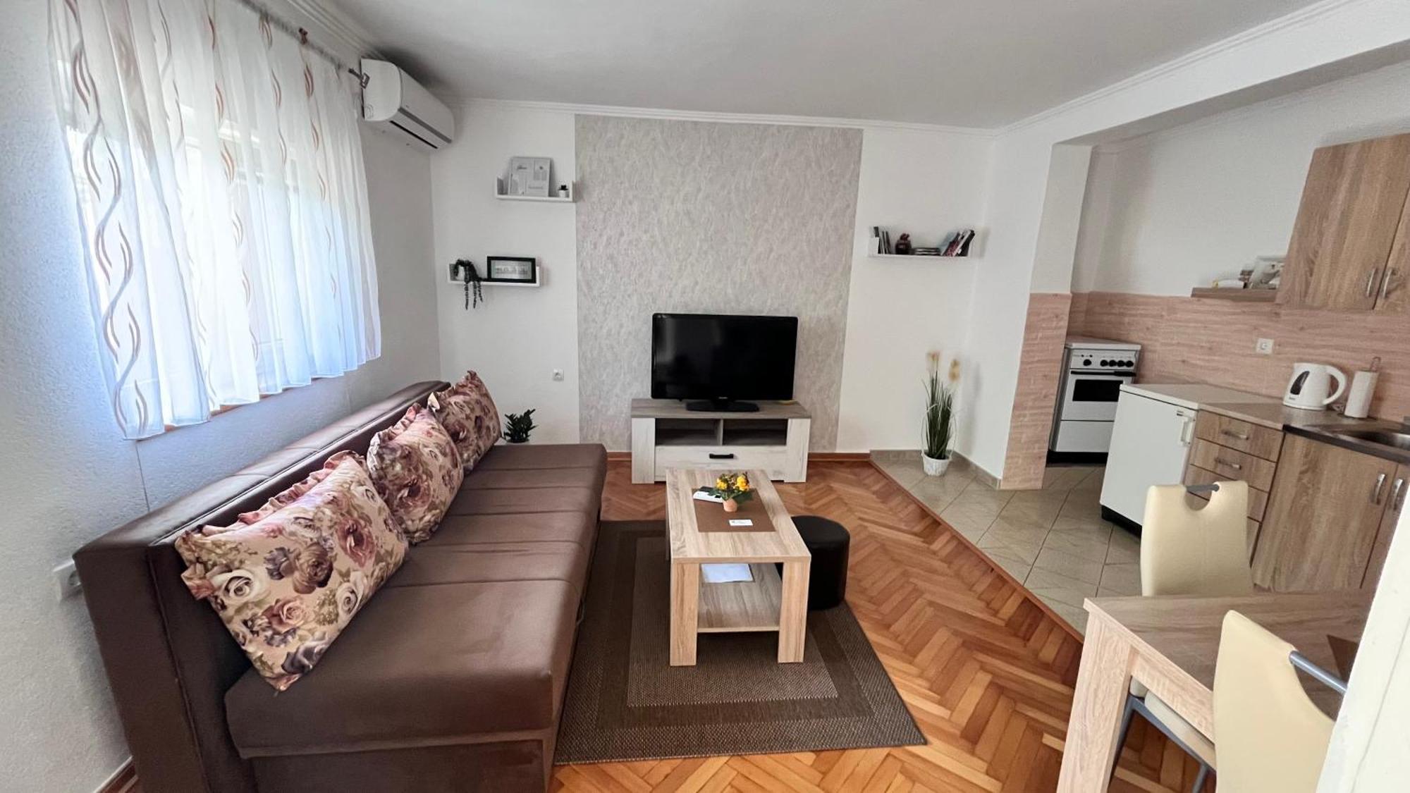 Apartman Mim 트레빈예 외부 사진